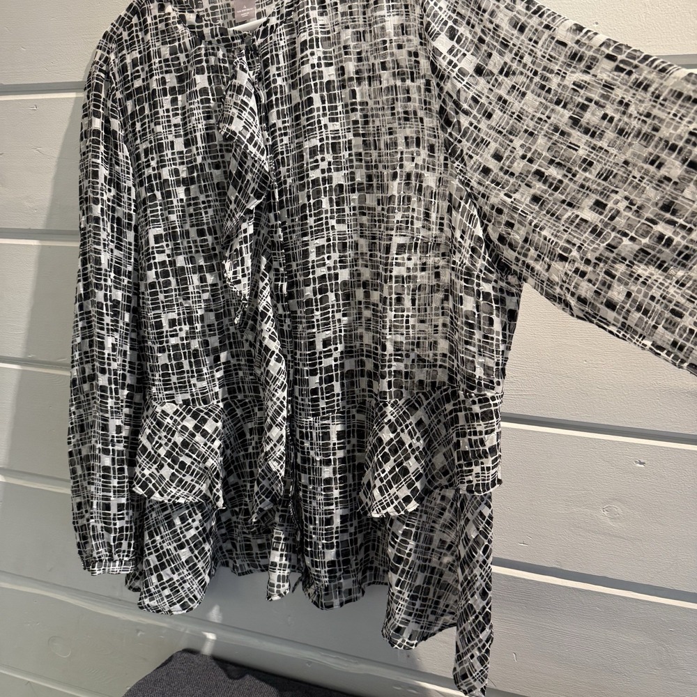 NWT Chico's Ruffled Sheer Blouse Peplum Top Sz 4  (or XXL) Abstract Black/White